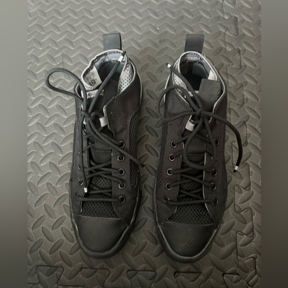 Converse ultra light weight shoes